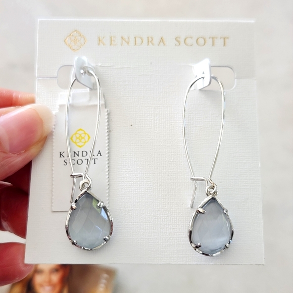 Kendra Scott Dee Kiri Slate Cat's Drop Earrings Rare Retired Rhodium Silver NWT - Picture 3 of 3
